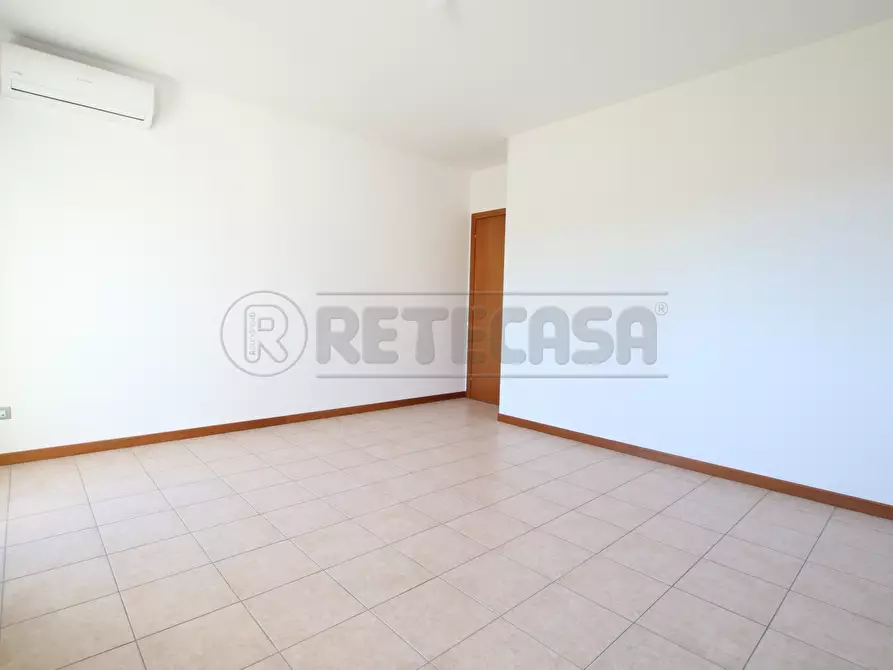 Immagine 11 di Bilocale in vendita  in Via Giovanni Falcone a Barbarano Mossano