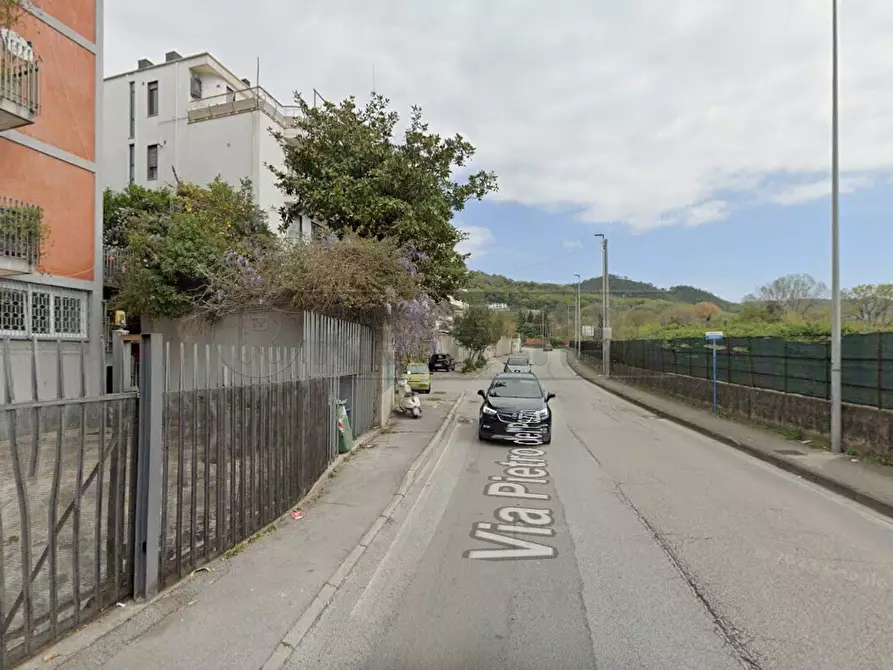 Immagine 4 di Pentalocale in vendita  in Via Pietro del Pezzo 87 a Salerno