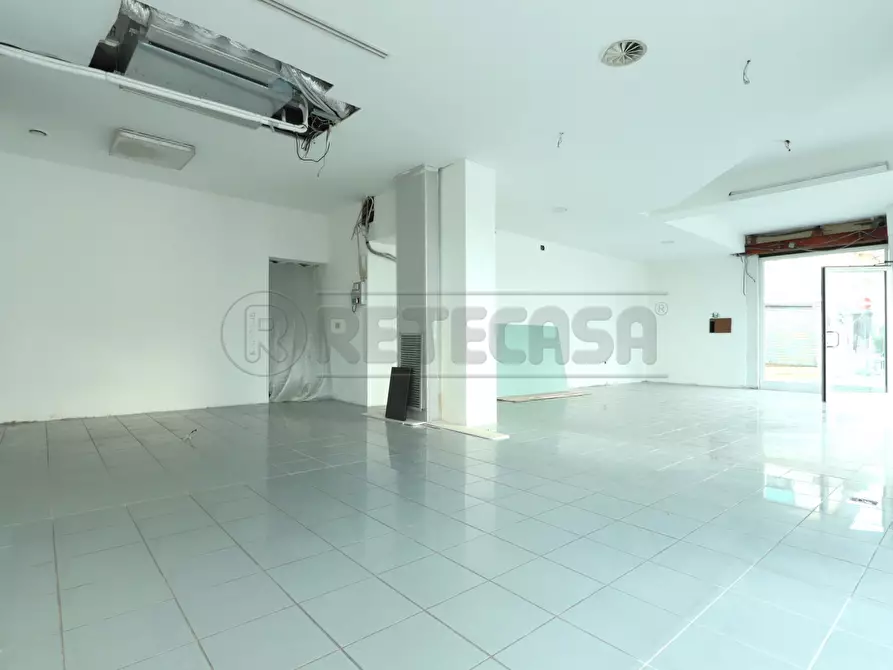 Immagine 7 di Locale commerciale in affitto  in Via Roma 90 a Longare