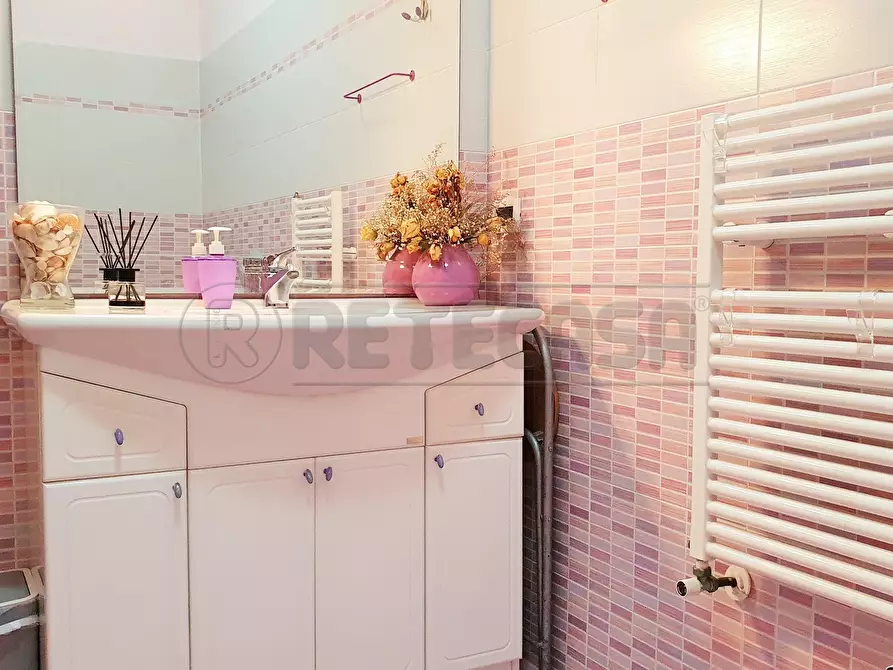 Immagine 17 di Bilocale in vendita  in Via Aurelia Nord 166 a Viareggio