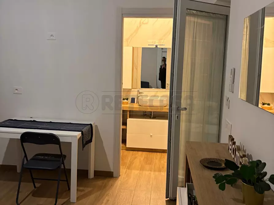 Immagine 3 di Bilocale in affitto  in Via Salvatore Calenda 12 a Salerno