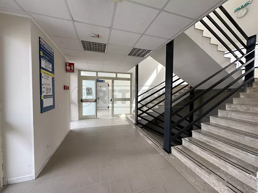 Immagine 18 di Locale commerciale in vendita  a Mazara Del Vallo