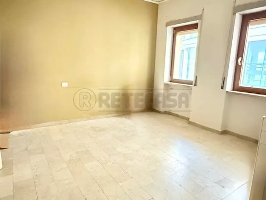 Immagine 10 di Trilocale in vendita  in Via Sandro Pertini 1 a Salerno