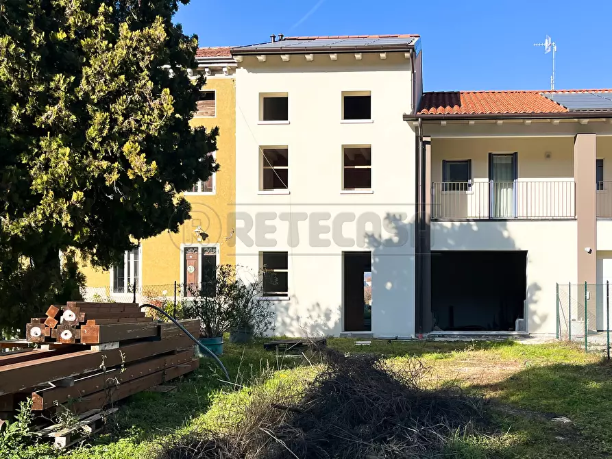 Immagine 1 di Casa semindipendente in vendita  in via mazzini a Altavilla Vicentina