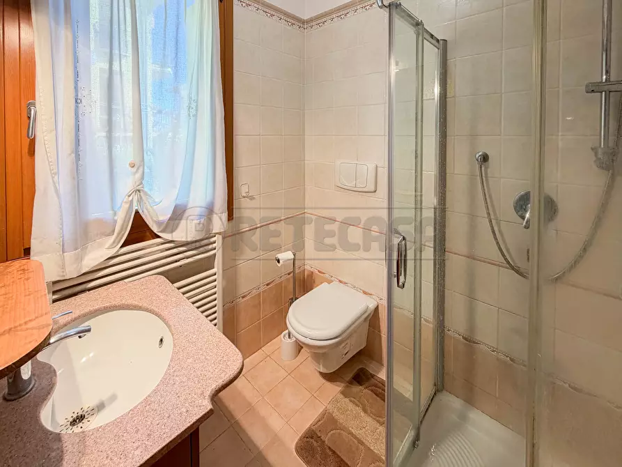 Immagine 7 di Porzione di casa in vendita  in Via Monte Summano a Costabissara