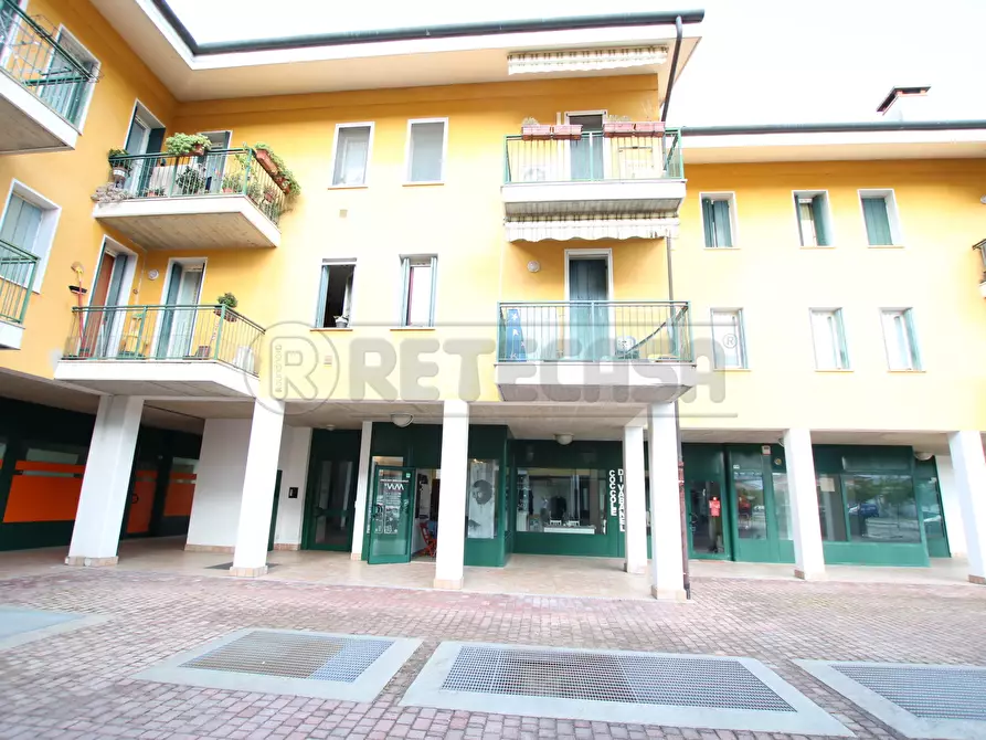 Immagine 26 di Attività commerciale in vendita  in Via Monte Lungo a Arcugnano