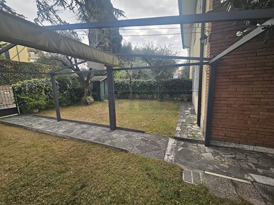 Immagine 9 di Trilocale in vendita  a Bardolino