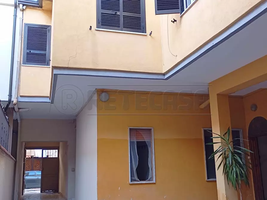 Immagine 21 di Casa trifamiliare in vendita  a Marcianise