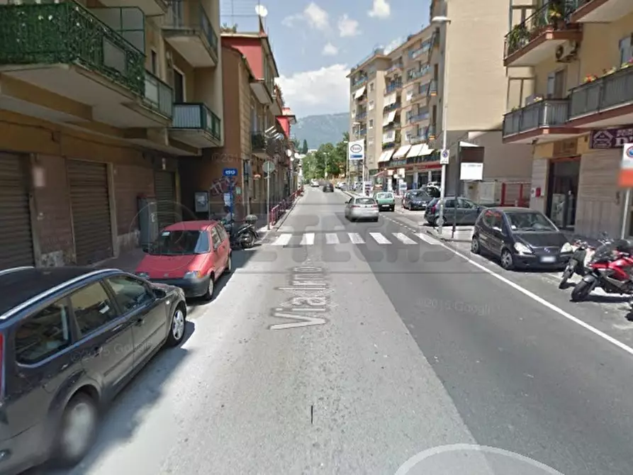 Immagine 1 di Locale commerciale in vendita  in Via Irno 141 a Salerno