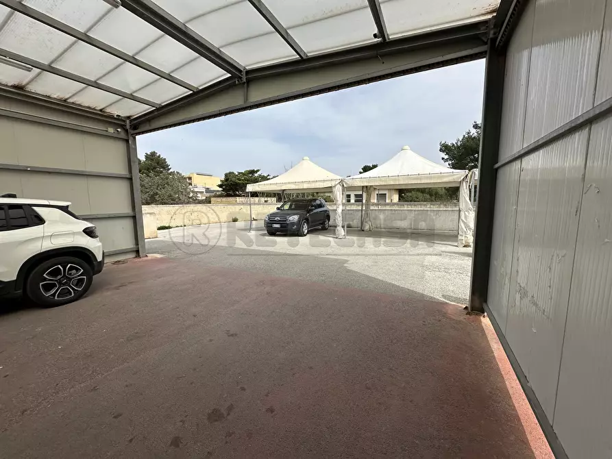 Immagine 6 di Locale commerciale in vendita  a Mazara Del Vallo