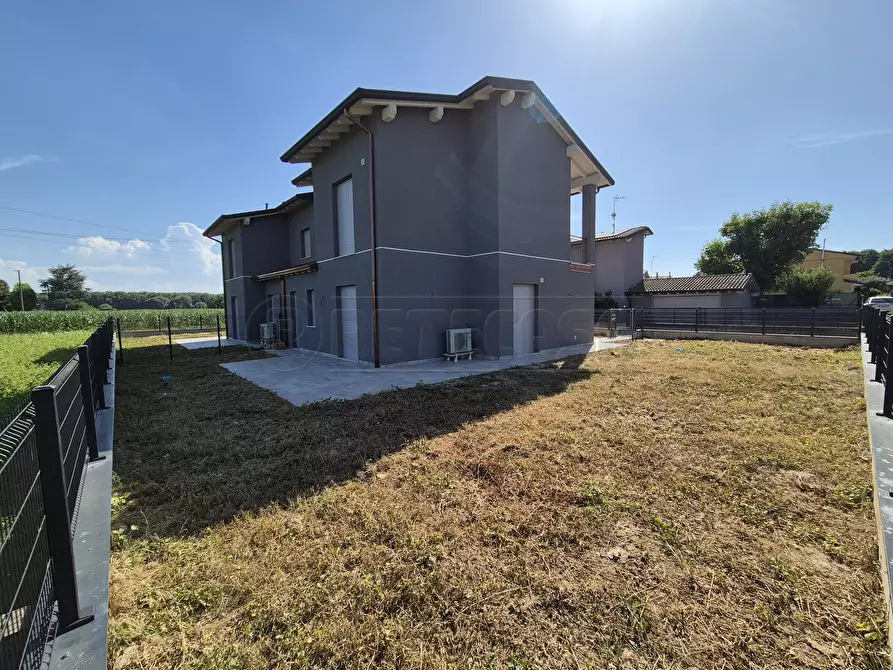 Immagine 20 di Villa in vendita  in Via Carbonera a Cremona