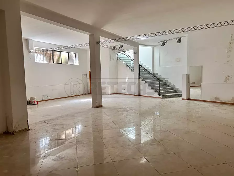 Immagine 5 di Locale commerciale in vendita  in Via Pier Maria Rosso di San Secondo 107 a Caltanissetta