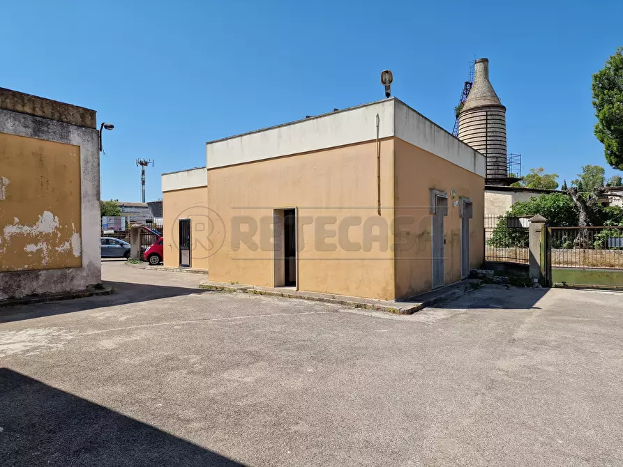 Immagine 49 di Laboratorio in vendita  in Via Neviano 37 a Seclì