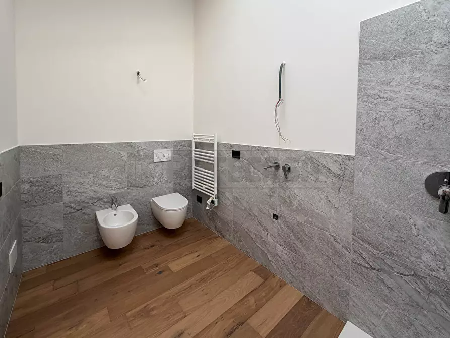 Immagine 34 di Attico in vendita  in Via F. Magellano a Creazzo