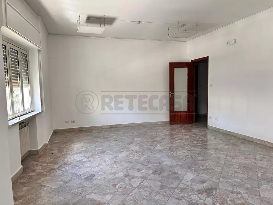 Immagine 28 di Pentalocale in vendita  in Via Libertà 12 a Caltanissetta