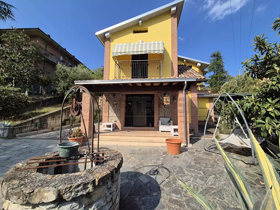 Immagine 1 di Villa in vendita  in Via Bottego a Salsomaggiore Terme