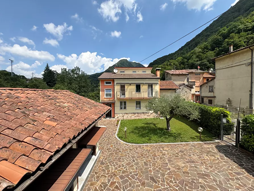 Immagine 1 di Casa indipendente in vendita  in Contrada Zanchi di Novale 2 a Valdagno