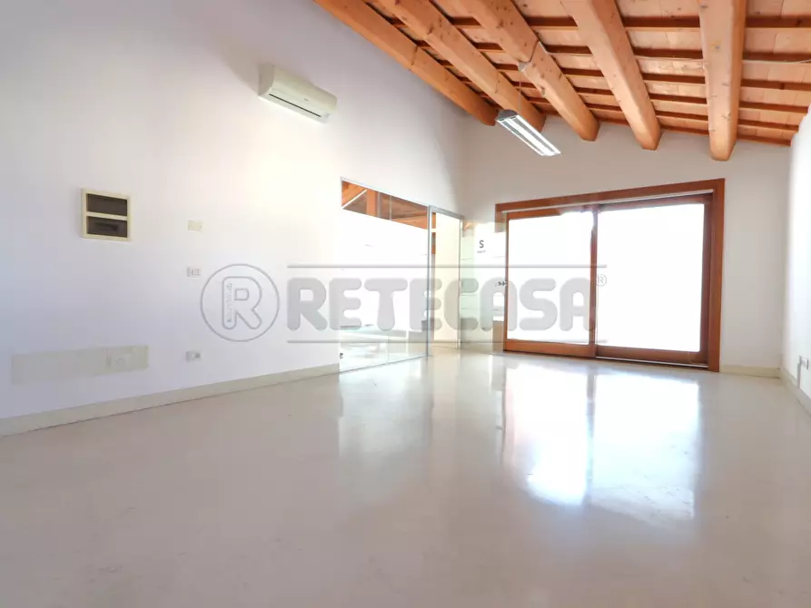 Immagine 6 di Ufficio in affitto  in Via Vittorio Veneto 17 a Camisano Vicentino