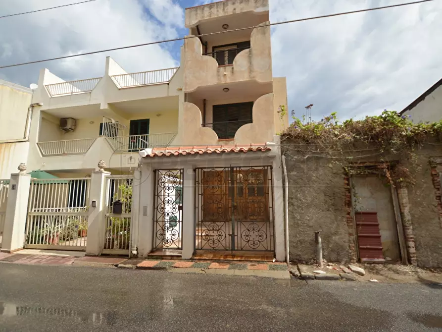Immagine 3 di Casa indipendente in vendita  in Via Santa Domenica 15 a Messina