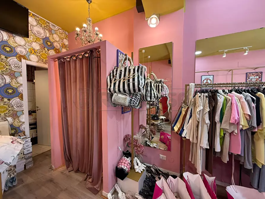 Immagine 4 di Locale commerciale in affitto  in Via Santa Cecilia 140 a Messina