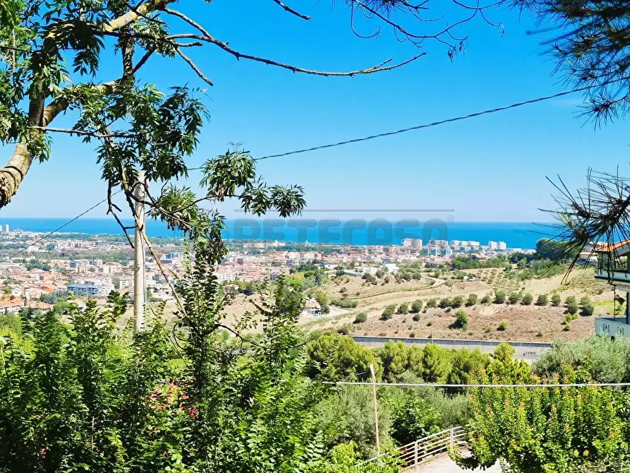 Immagine 32 di Villa in vendita  a Montesilvano