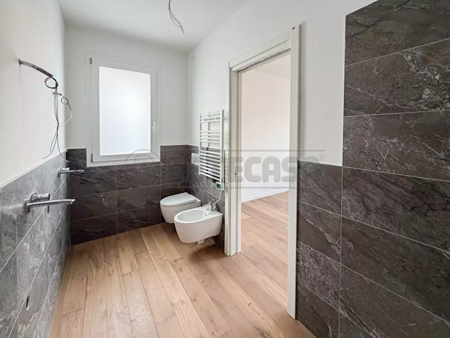 Immagine 29 di Appartamento in vendita  in Via F. Magellano a Creazzo