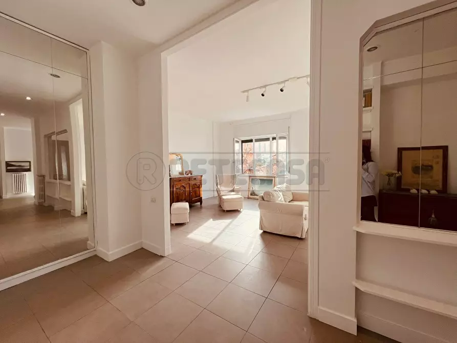 Immagine 6 di Quadrilocale in affitto  in Lungomare Cristoforo Colombo 39 a Salerno