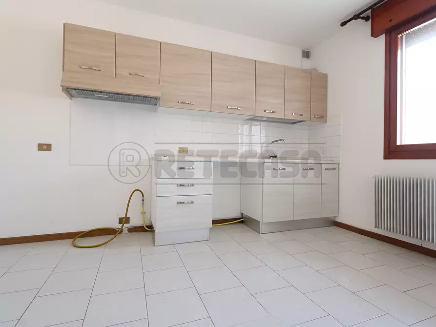 Immagine 4 di Trilocale in affitto  in Via delle Casermette a Vicenza