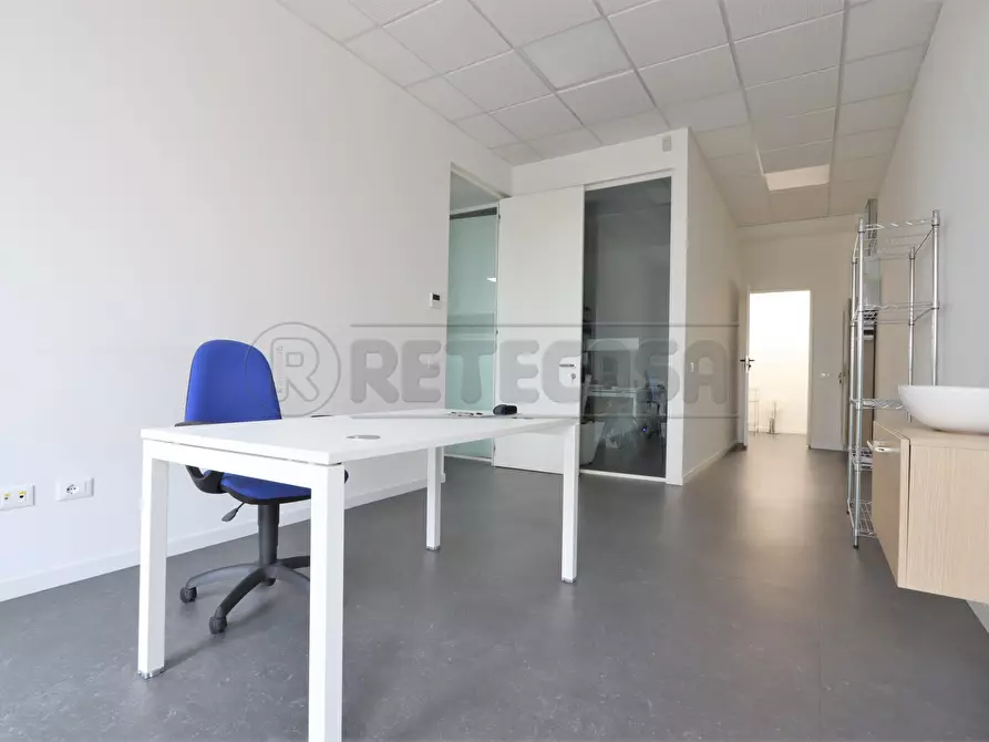 Immagine 16 di Ufficio in affitto  in Via Boschi a Torri Di Quartesolo