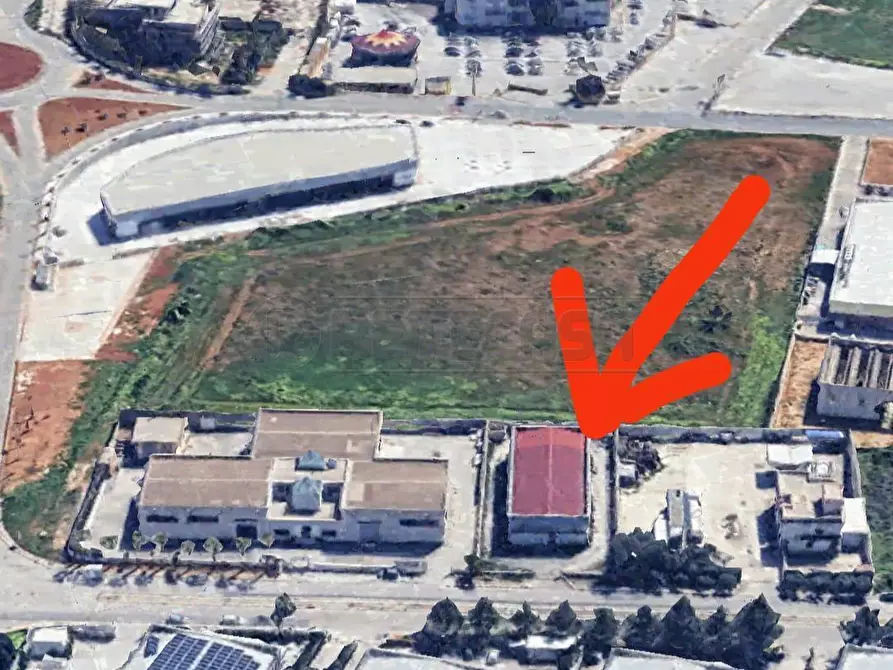 Immagine 18 di Attività artigianale in vendita  a Castelvetrano