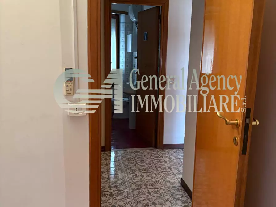 Immagine 30 di Appartamento in vendita  in via guido de ruggiero a Roma