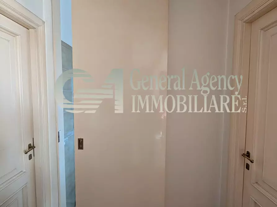 Immagine 41 di Appartamento in vendita  in VIALE DEI PRIMATI SPORTIVI 66 a Roma