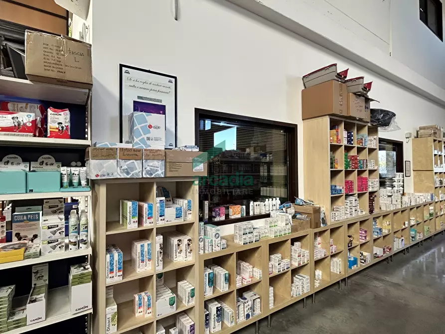 Immagine 18 di Attività artigianale in vendita  in Strada Provinciale Modugno-Bari 83 a Modugno