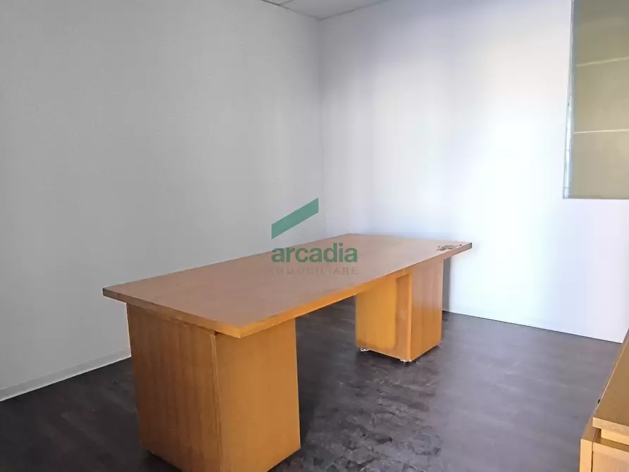 Immagine 16 di Attività artigianale in affitto  in S.S. 16 km 810,800 SN a Triggiano