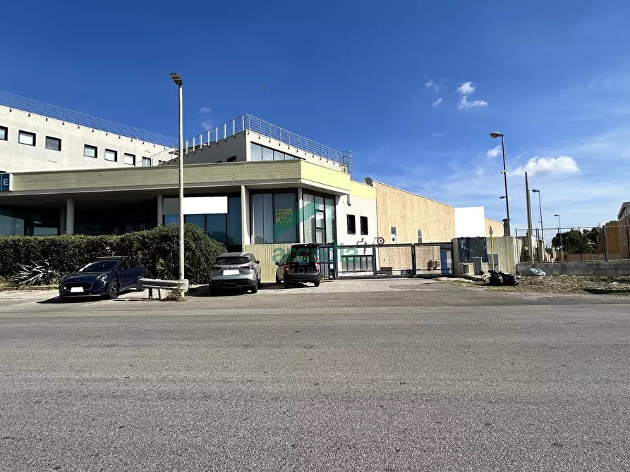 Immagine 8 di Ufficio in affitto  in Via delle Margherite 6 a Modugno