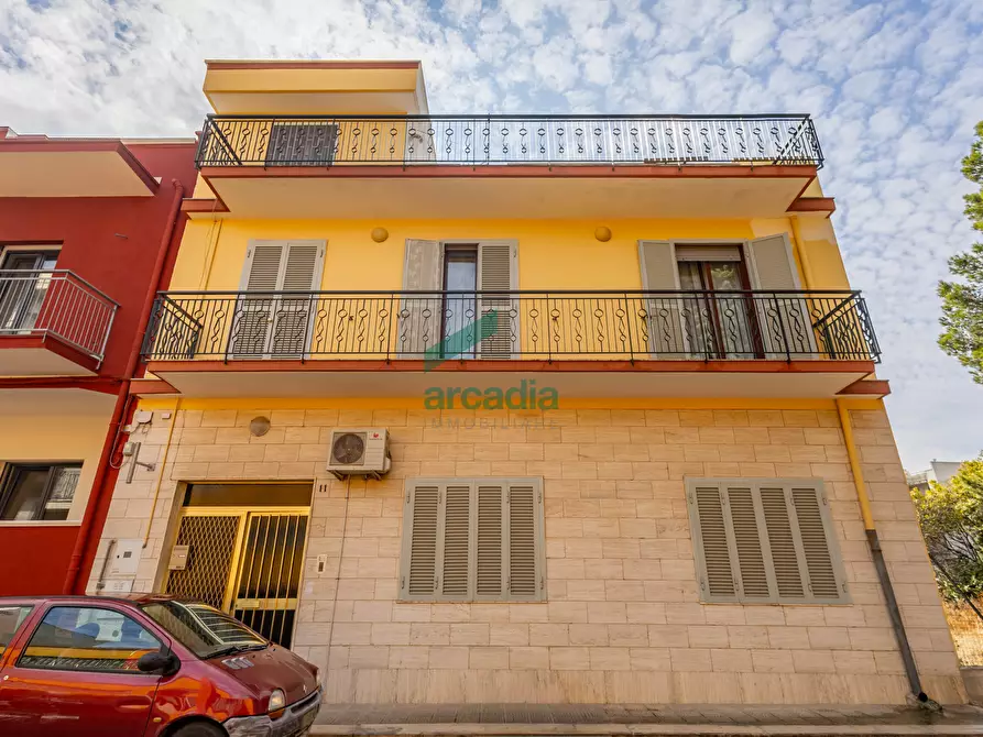 Immagine 2 di Casa indipendente in vendita  in Via Gabriele D'Annunzio 11 a Triggiano