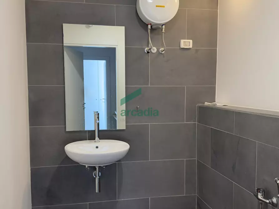 Immagine 10 di Capannone industriale in vendita  in Strada Statale 100, Snc Snc a Casamassima