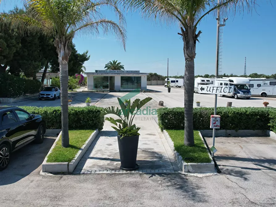 Immagine 4 di Locale commerciale in vendita  in Via Giovanni Gentile 79bis a Bari