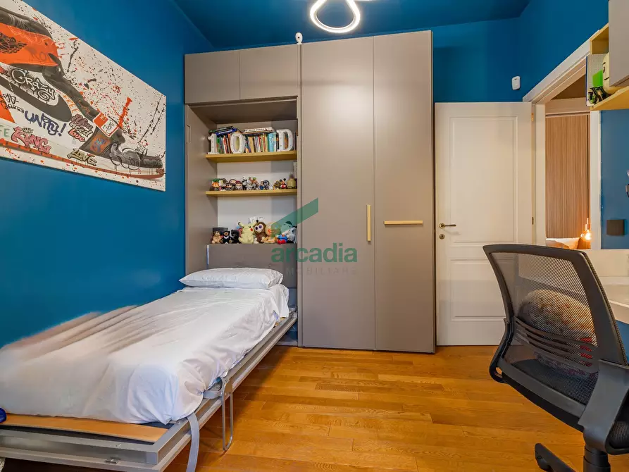 Immagine 32 di Attico in vendita  in Via Vincenzo Roppo 2d a Bari