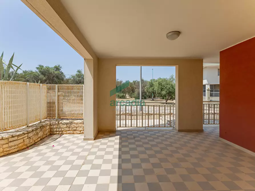 Immagine 9 di Trilocale in vendita  in Via Benigno Zaccagnini 1 a Bitetto