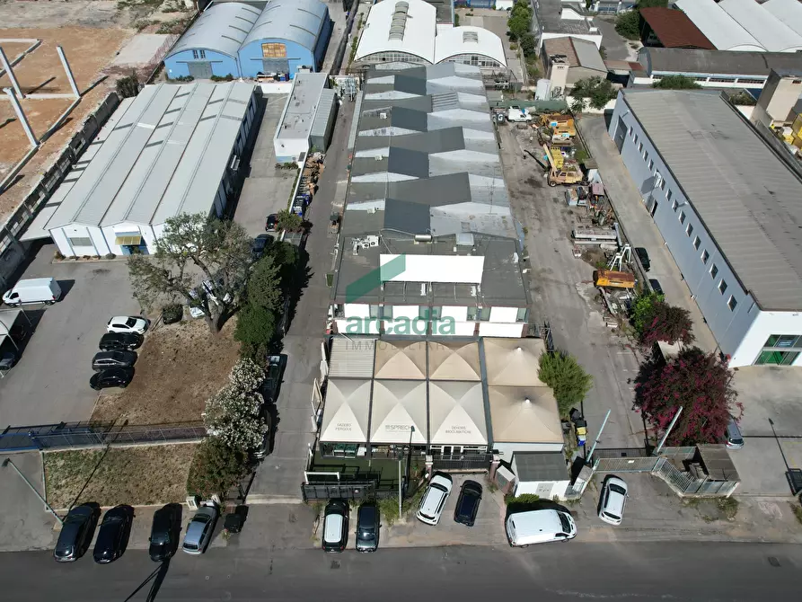 Immagine 3 di Attività artigianale in vendita  in Viale Tommaso Columbo 41 a Bari