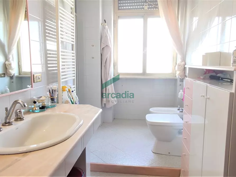 Immagine 15 di Pentalocale in vendita  in Via Pietro Carenza 20 a Turi