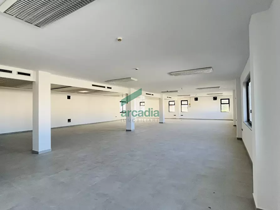 Immagine 4 di Ufficio in vendita  in Via Saverio Milella 2/bis a Bari