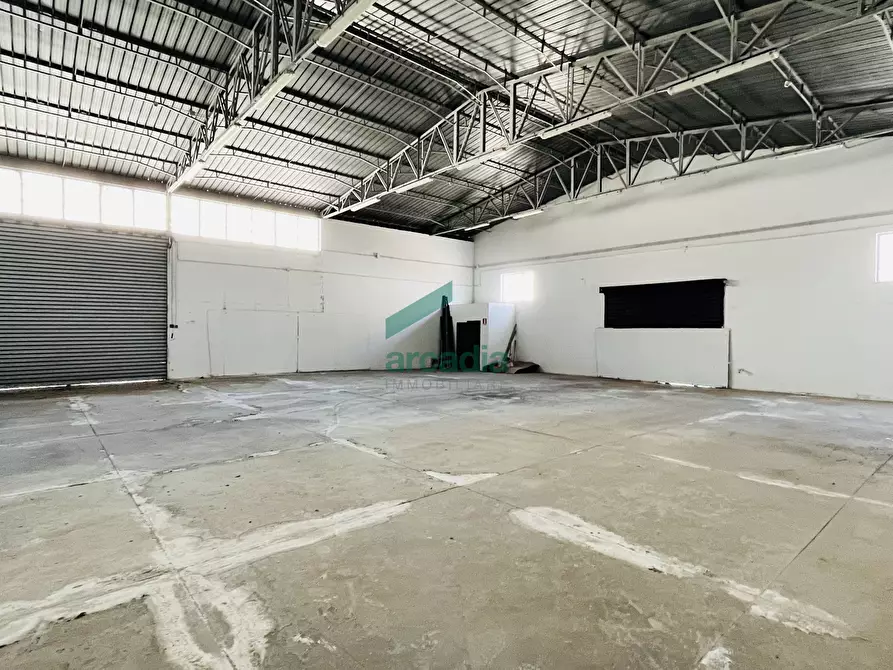 Immagine 35 di Attività artigianale in vendita  in Viale Biagio Accolti Gil 22 a Bari