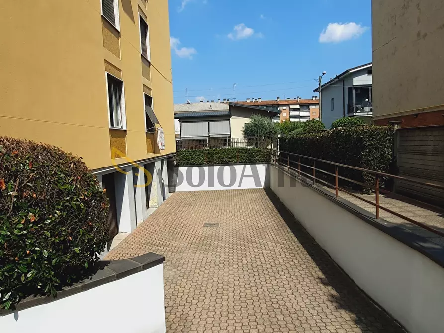 Immagine 4 di Garage in affitto  in Via Goffredo Mameli 10 a Muggiò