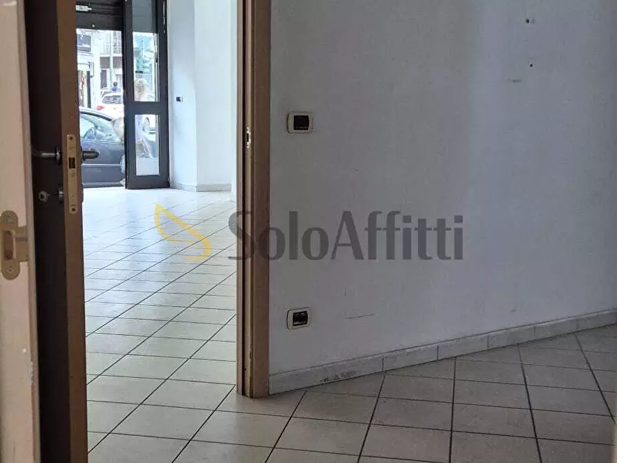 Immagine 41 di Locale commerciale in affitto  in Via Dante Di Nanni 64 a Torino