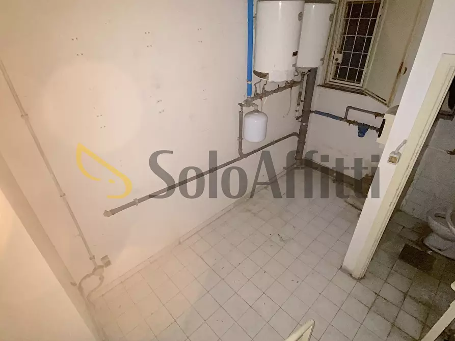 Immagine 10 di Locale commerciale in affitto  in Via Tigrè 71 a Roma