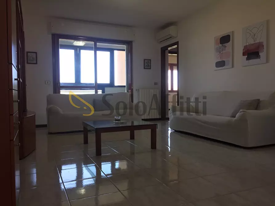 Immagine 14 di Trilocale in affitto  a Cagliari