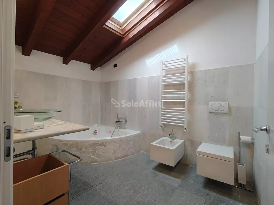 Immagine 11 di Trilocale in affitto  a Gallarate