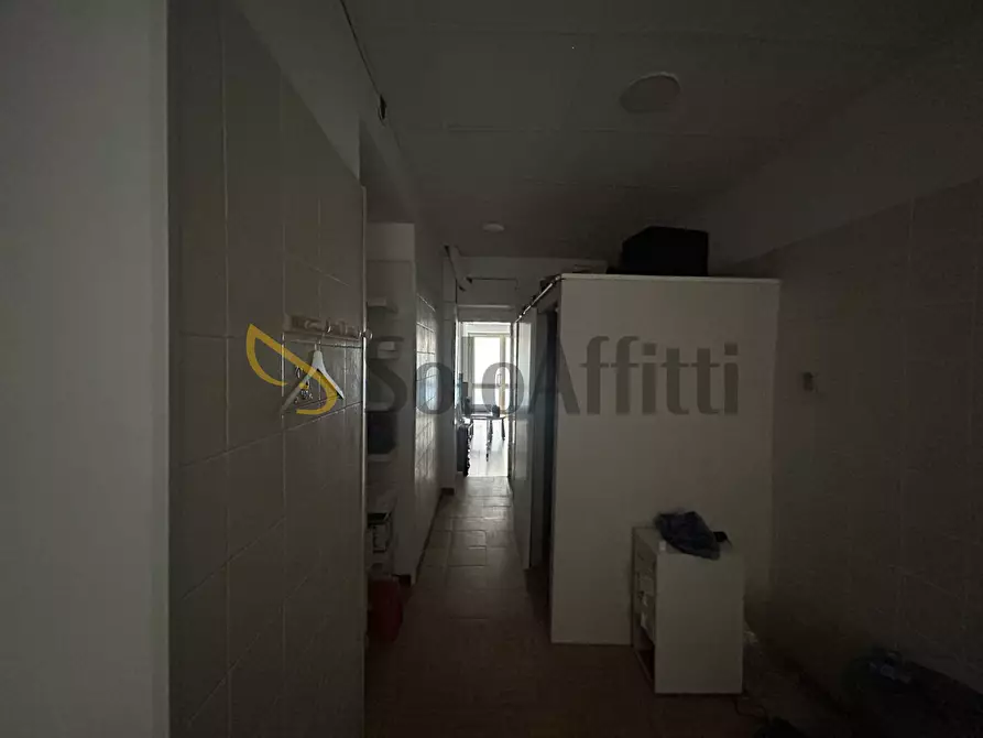 Immagine 7 di Locale commerciale in affitto  a Torino